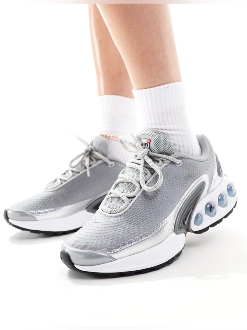 Nike Air Max Dn Women’s Sneakers Silver Size 8.5 Streetwear Casual Sporty